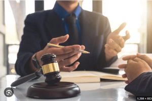 وکیل میترا بی ریایی بهترین وکیل در امور کیفری در اصفهان مدرس
