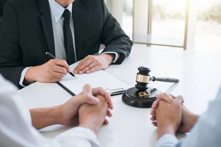 وکیل میترا بی ریایی بهترین وکیل در امور کیفری در اصفهان مدرس