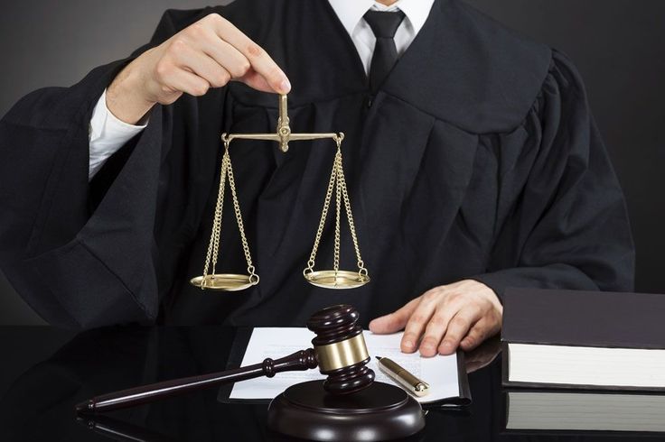 وکیل میترا بی ریایی بهترین وکیل در اصفهان مدرس